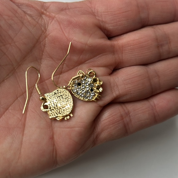 Hello Kitty Crystal Rhinestone Bling Dangle Drop Gold Tone Earrings NEW - Picture 10 of 11